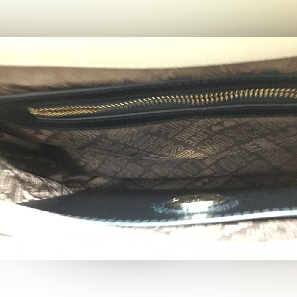 Love Moschino handbag with chain straps and hearts like new - Picture 2 of 4